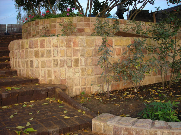 Мощение дорожек с подготовкой основания для авто